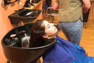 6069 Tayla 1 backward wash salon shampoo in Hannover salon