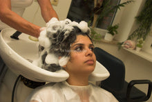 Laden Sie das Bild in den Galerie-Viewer, 6070 2 Tayla backward wash  in shiny shampoocape thick indian hair