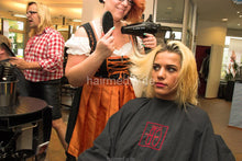 Carica l&#39;immagine nel visualizzatore di Gallery, 1020 2 Ernita blow dry bleached hair by bavarian dressed barberette green nails