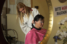 将图片加载到图库查看器，185 Barberette Valora 2 scalp massage and blow in Wickelkittel