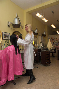 185 Barberette Valora 2 scalp massage and blow in Wickelkittel