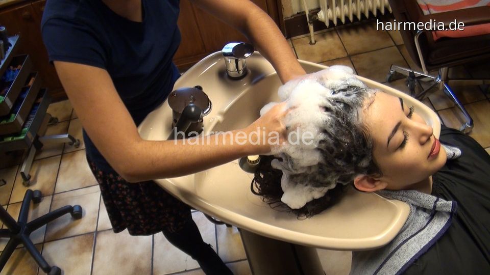 9058 Ilham 3 backward shampoo by Kübra
