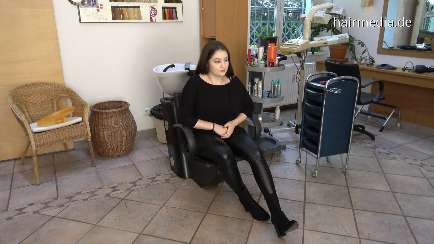 9079 Imany 1 backward shampoo in leather pants by Veronique