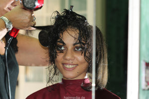 8077 Constanza shampooing in blue gloves and haircut