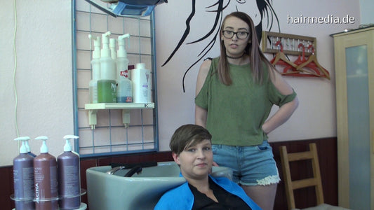8143 JasminS 1 teen backward shampooing by student Steffi in glasses