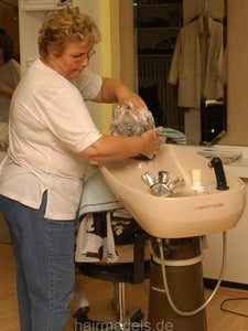 323 cologne s0044 misc shampooing 4 clients backward