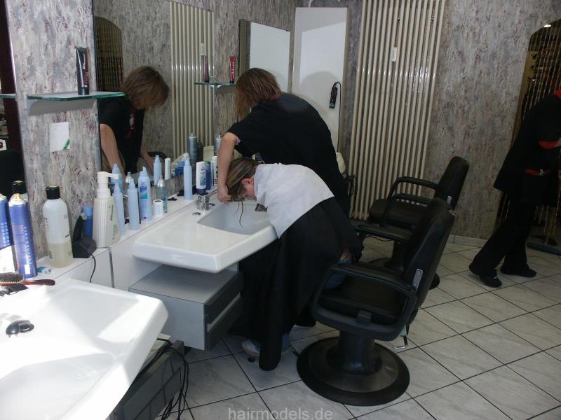 639 Annika 1 teen forward shampoo by barberette in public barbershop
