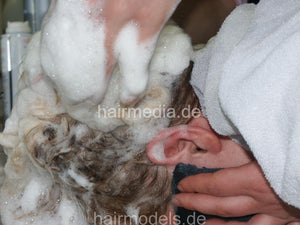 6010 Yasmin teen first wetset Karlsruhe shampooing forward manner in barbershop