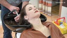 Cargar imagen en el visor de la galería, 399 KseniaK in brown leathercoat extrem long 1 backward salon shampooing by barber