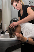 Laden Sie das Bild in den Galerie-Viewer, 7017 JanaC 1 strong forward wash hair shampooing mature barberette