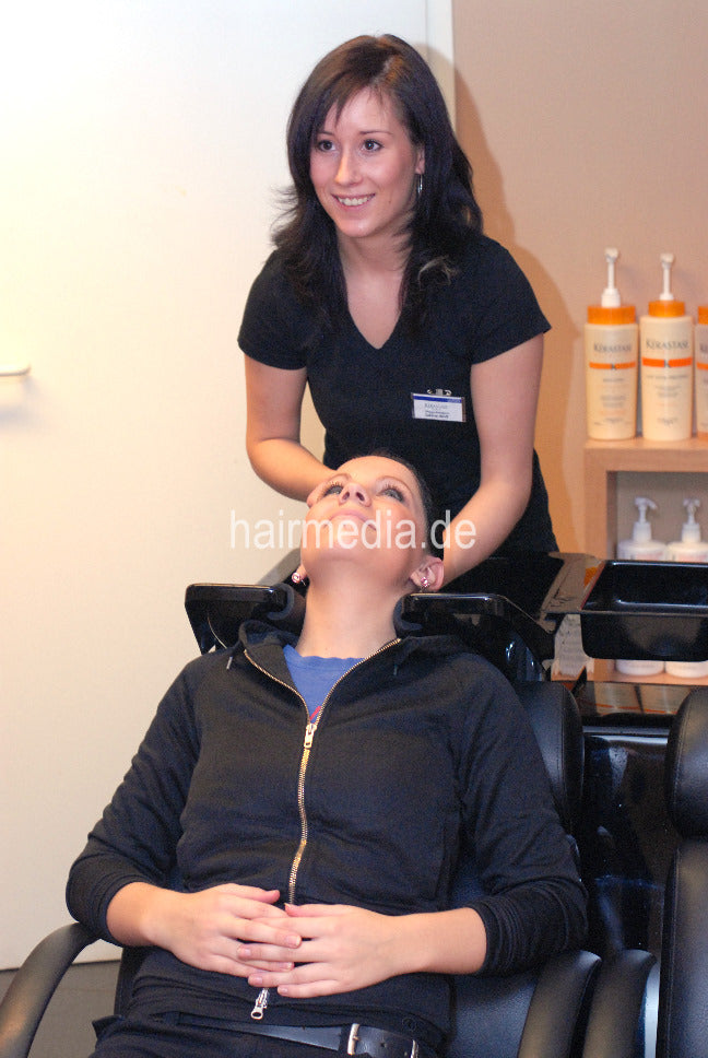 731 teen hairdressing student fakeperm, shampooing