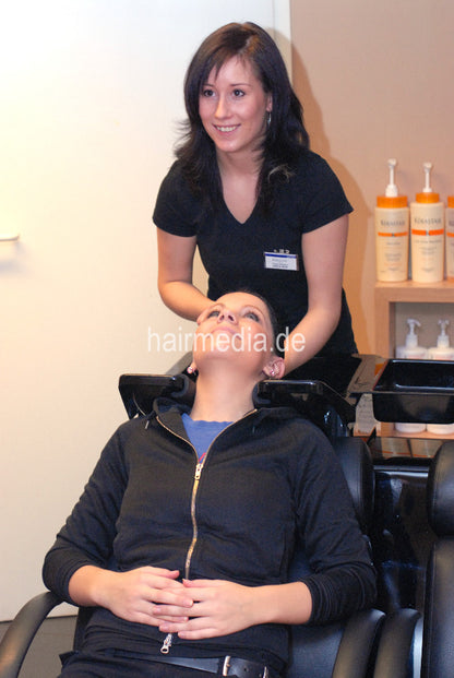 731 teen hairdressing student fakeperm, shampooing