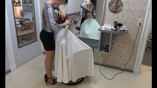 1040 LauraL 1 caping, large capes, nice vintage Berlin salon