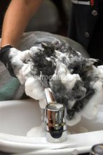 Carica l&#39;immagine nel visualizzatore di Gallery, 6052 AnjaS 2 firm forward wash shampooing in gloves