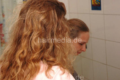 9000 Sabine in Munich by Conny shampooing at home forward over bathtub