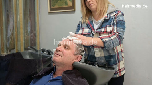 1168 barberette Justyna male client 1 backward salon shampooing extra long and pampering