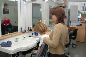 753 Monika forward shampooing salon hairwash