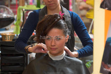 Load image into Gallery viewer, 6087 Jenia 1 wash thick hair in salon backward black shiny shampoocape
