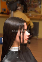 Cargar imagen en el visor de la galería, 6087 Jenia 2 haircut long thick hair shiny black cape