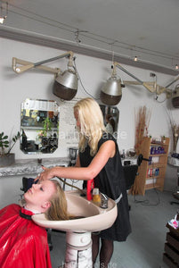 178 LenaF by Larissa backward salon hair shampoing in black apron