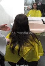Cargar imagen en el visor de la galería, 8036 Heidi drycut and wet cut in yellow cape