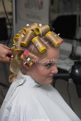 6031 Larissa wet set in XXL nylon haircutcape by Stella