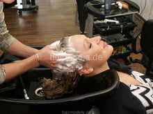 Laden Sie das Bild in den Galerie-Viewer, 6018 TatjanaN russian topmodel weekly wet set, shampoo part