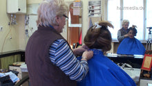 Carica l&#39;immagine nel visualizzatore di Gallery, 8141 OlgaO 4 caping show in barbershop at barberchair
