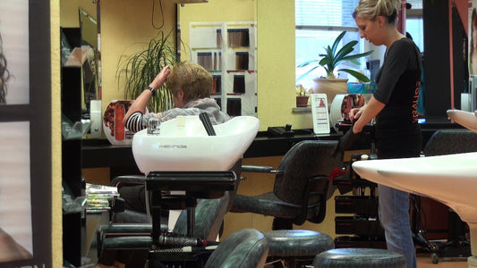 345 s0609 glove shampooing female hair backward