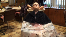 将图片加载到图库查看器，4007 AngelikaM 2 wash in salon backward shampoobowl in white thin pvc cape