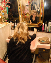 Charger l&#39;image dans la galerie, 6302 MariaK 1 forward hair by barber wash in pink shampoobowl