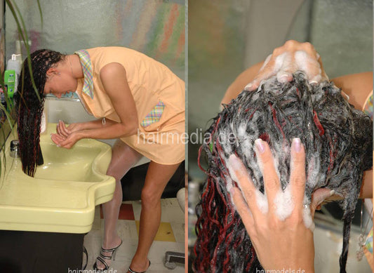 959 Jazzy barberette salon self shampooing in apron