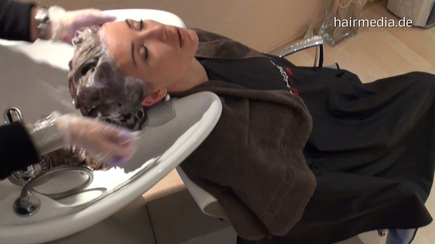 4106 KristinaB 2014 3 salon backward hair shampooing