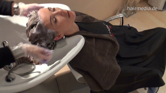 4106 KristinaB 2014 3 salon backward hair shampooing