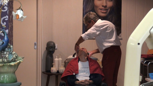 315 s0401 by old barber shampooing 4 min video for download