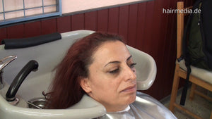 346 MF mom pampering by barber backward bowl shampooing
