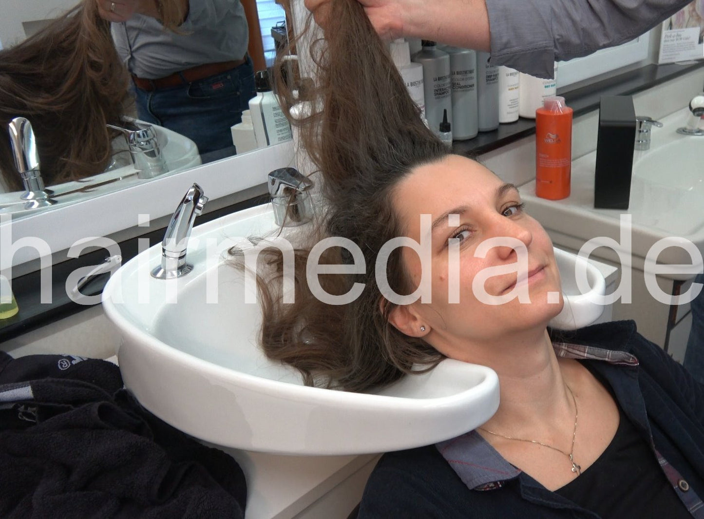 8300 Katharina lange Haare abrasieren Casting und Interview