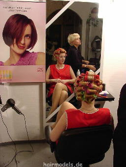 0006 n015 FranziskaL in Red shampooing and set
