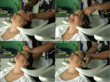 Laden Sie das Bild in den Galerie-Viewer, 8077 Daniela 1 shampooing hairwash by barber