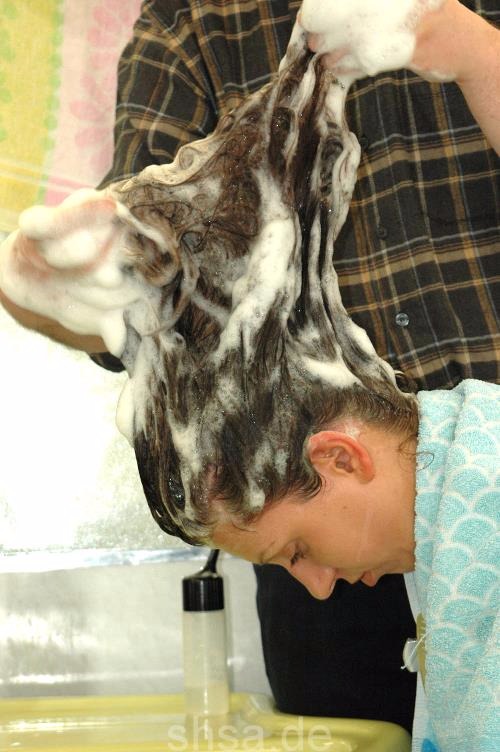 510 Brigitta forward shampoo hair wash by barber