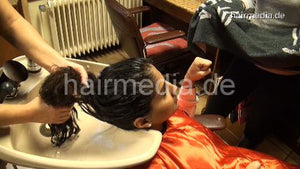 361 Parwana 4 backward salon shampooing by Talya instructing Tokhi