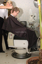 Cargar imagen en el visor de la galería, 847 Daniela complete buzzcut electric chair and shampoo forwardwash