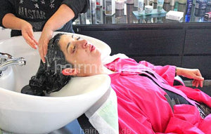 342 Piedade, hairdresser, long thick black hair rough shampooing salon backward in kimono