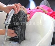 Carica l&#39;immagine nel visualizzatore di Gallery, 342 Piedade, hairdresser, long thick black hair rough shampooing salon backward in kimono