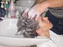 将图片加载到图库查看器，858 Lisboa Simone backward shampooing by barber