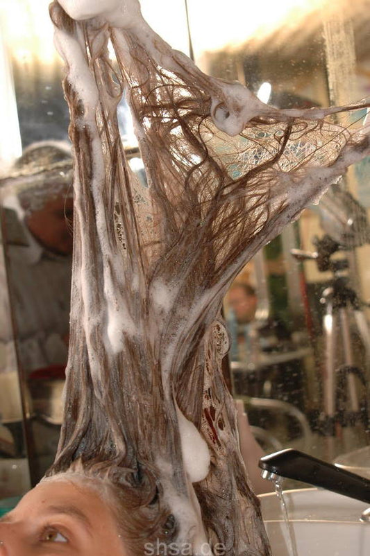 856 Lisboa Tanja hairwash shampooing Haarewaschen