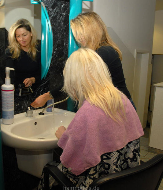 879 Kleckse 1 Riesa forward shampooing bleached hair by mature barberette