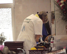 Carica l&#39;immagine nel visualizzatore di Gallery, 501 s0058 forward strong shampooing 2 min video for download