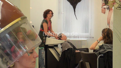 334 s0417 younggirl wash and trim haircut haironface