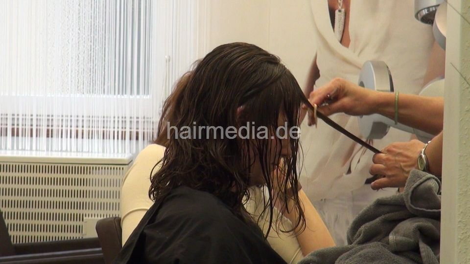 334 s0417 younggirl wash and trim haircut haironface